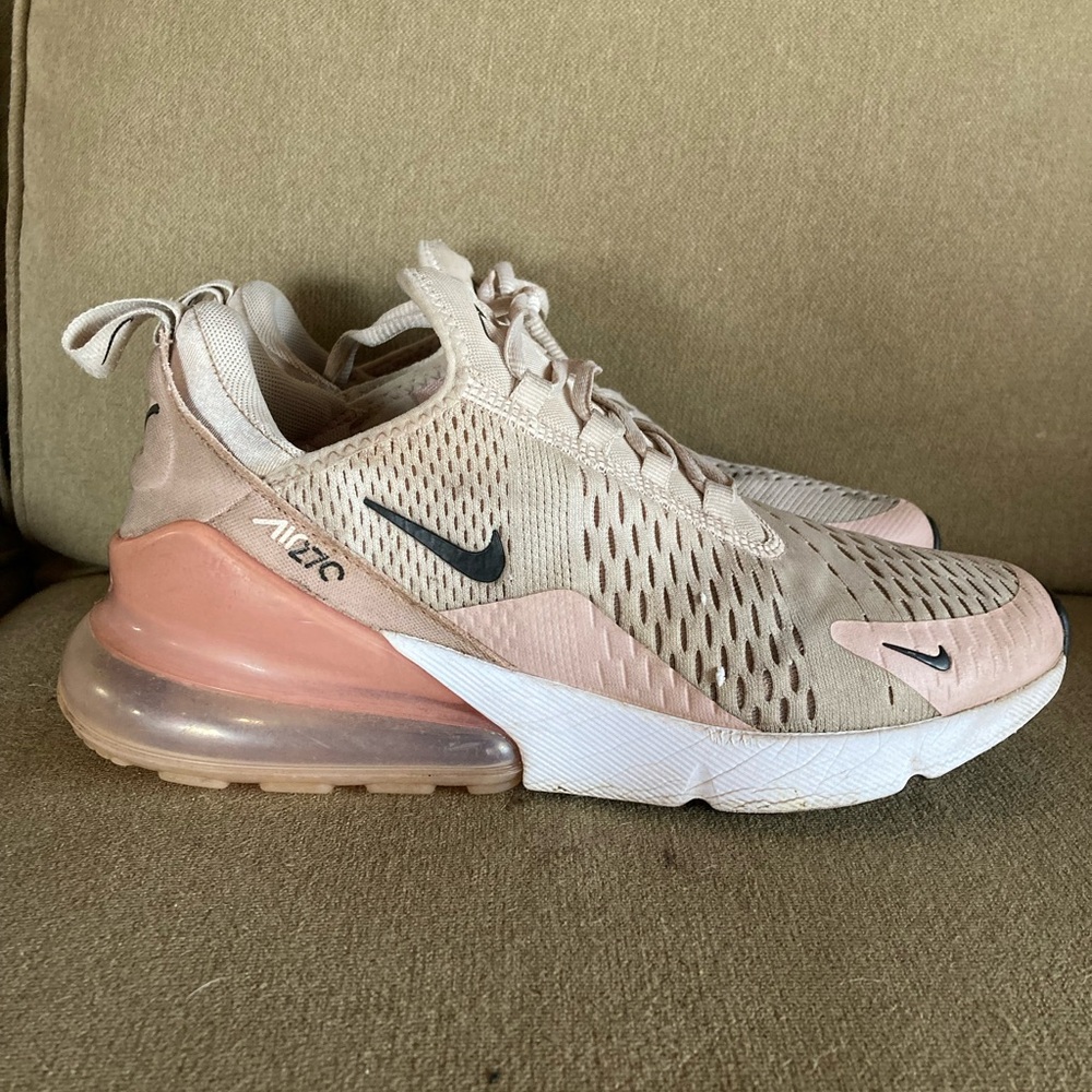 Nike Airmax70 Women's Beige and Pink Sneakers